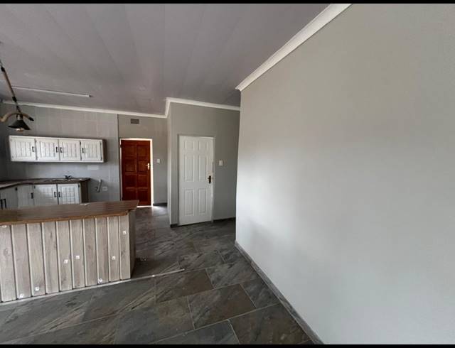 5 BEDROOM HOUSE FOR SALE IN THREE RIVERS